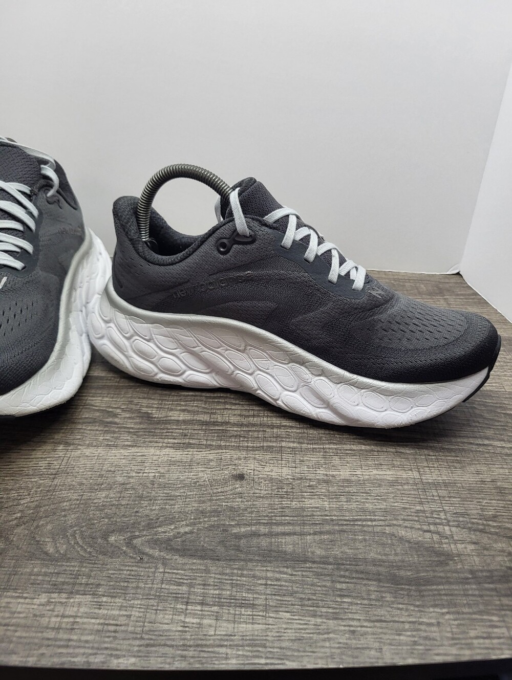 New Balance Fresh Foam X More V4 Women's Running Shoes Grey White Sneakers 9.5 D - Picture 3 of 10